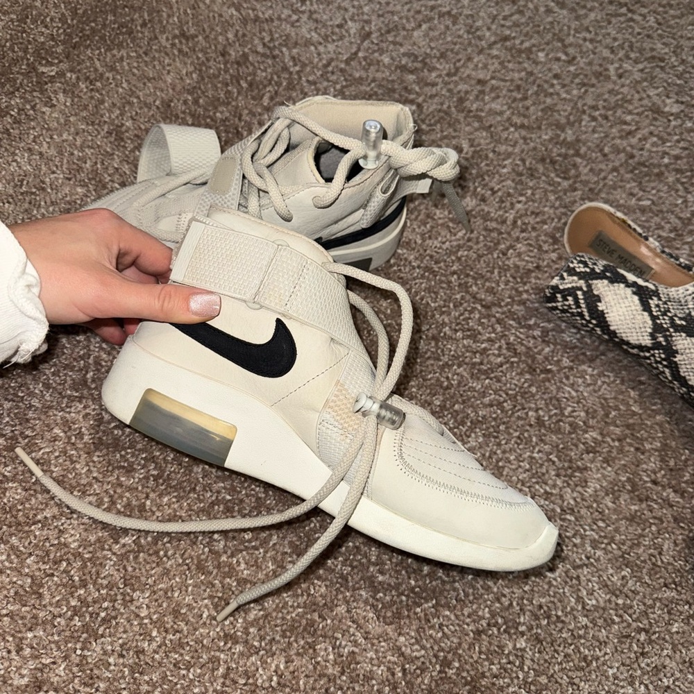 Only worn once classic shoe colab With Nike and fear of god